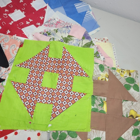 Beautiful quilting blocks vintage fabric 10" x 10" lot of 21 blocks - Picture 9 of 11